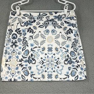 croft & barrow White Mini Skirt with Blue Floral Print Feminine Sporty Resort